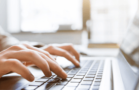 マーケティング部門向け「記事ドラフト自動生成」ツールの開発